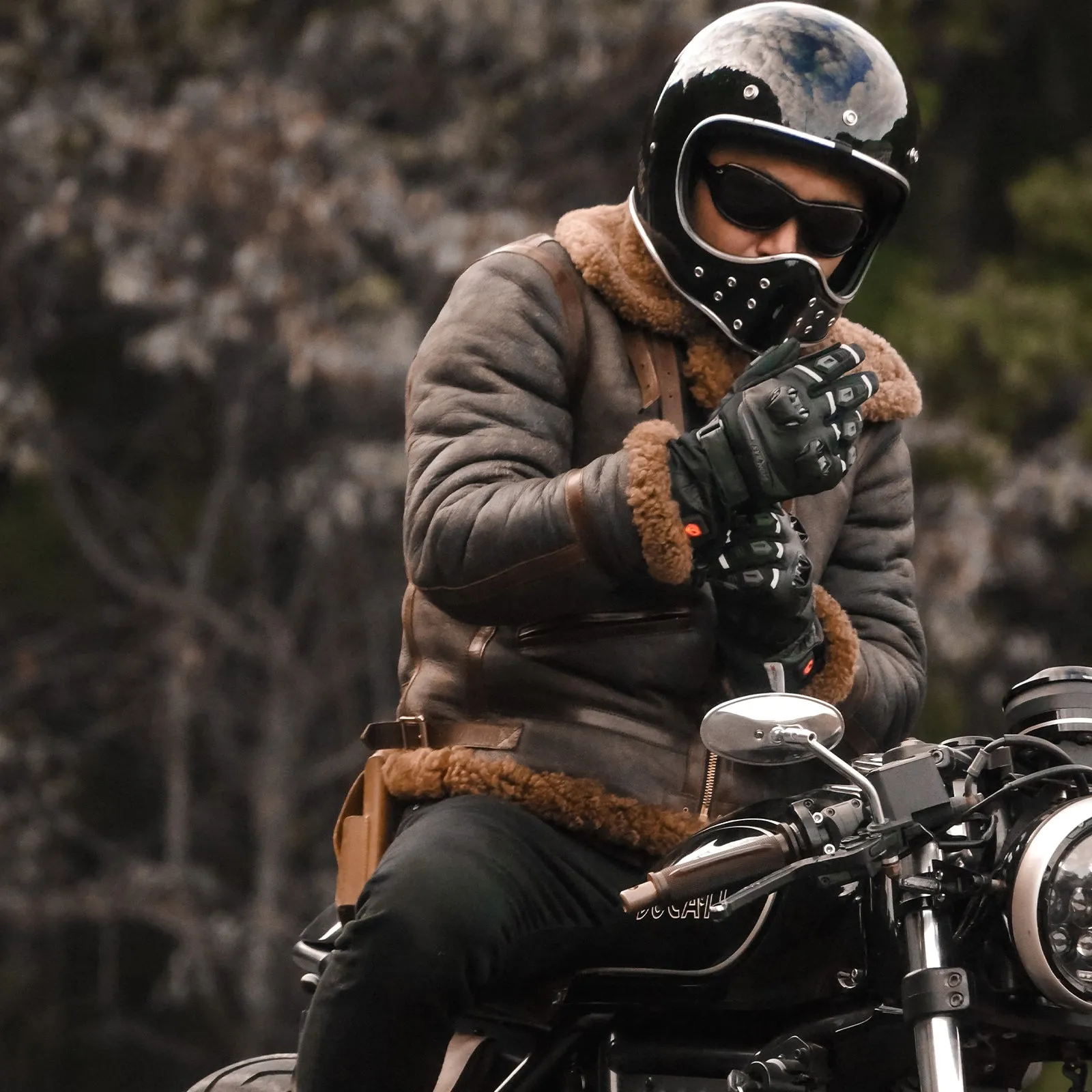 Gauntlet Heated Motorcycle Gloves | JIA13H